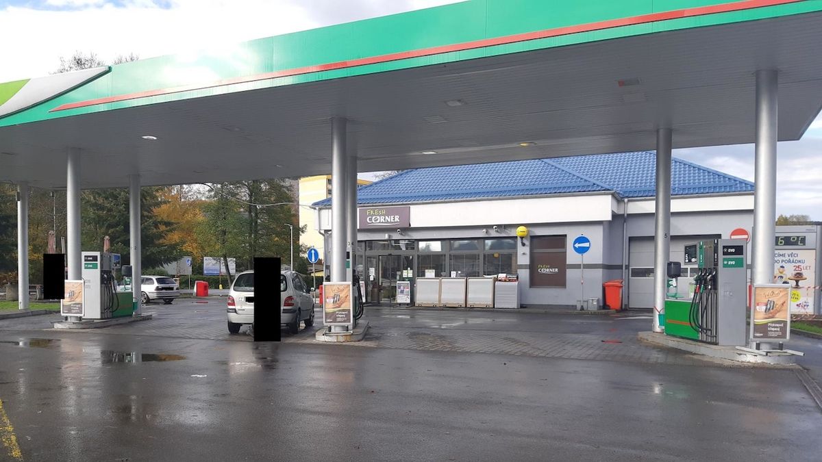 Benzin je v Česku nejlevnější od začátku války